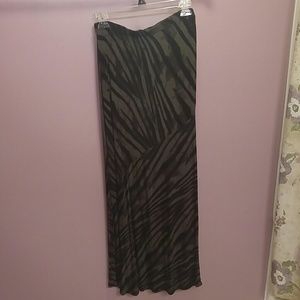 Black and green print maxi skirt